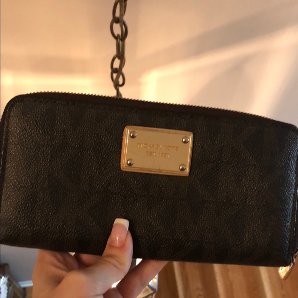 Michael kors wallet